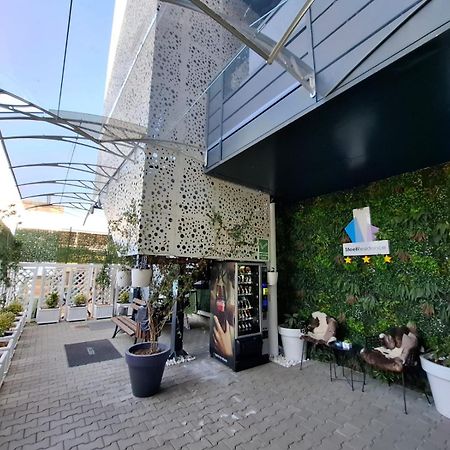 تيميشورا Apartments Steel Residence- Tesla Drive Experience المظهر الخارجي الصورة
