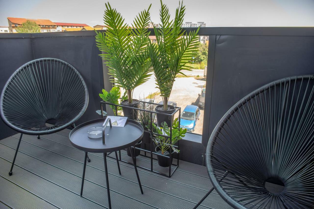 تيميشورا Apartments Steel Residence- Tesla Drive Experience المظهر الخارجي الصورة